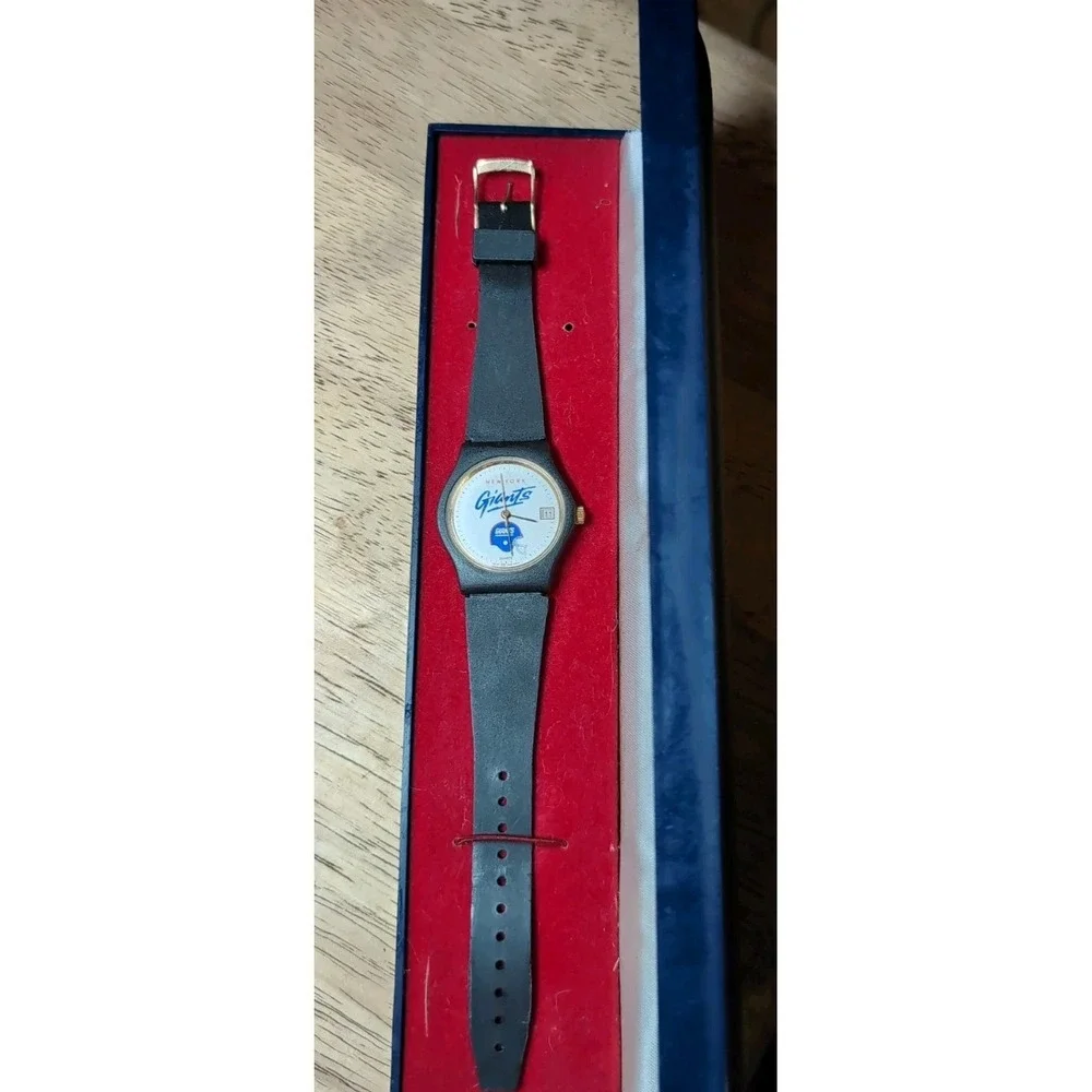 New York Giants Watch Bradley Quartz NFL Licensed Hard Case  Needs Battery.‎